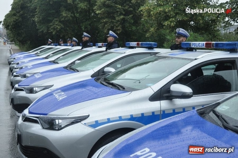Zdjęcie w galerii na portalu naszraciborz.pl: Raciborska policja przesiada się do toyot z napędem hybrydowym wiadomości z regionu