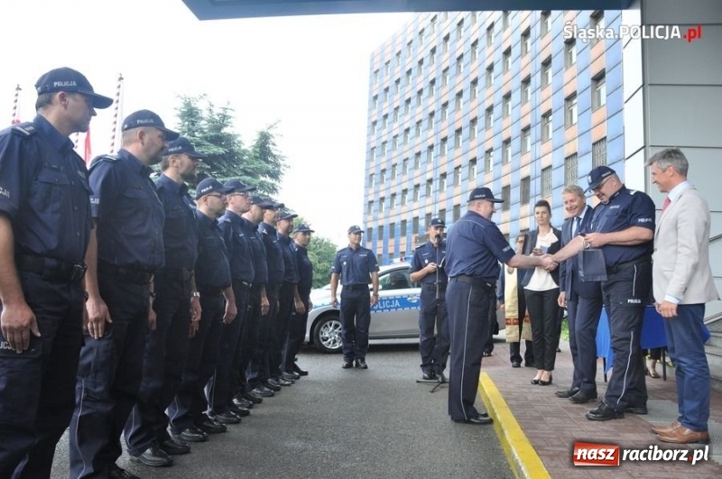 Zdjęcie w galerii na portalu naszraciborz.pl: Raciborska policja przesiada się do toyot z napędem hybrydowym wiadomości z regionu