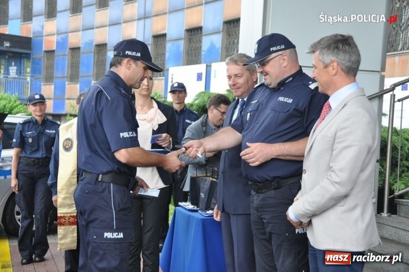 Zdjęcie w galerii na portalu naszraciborz.pl: Raciborska policja przesiada się do toyot z napędem hybrydowym wiadomości z regionu