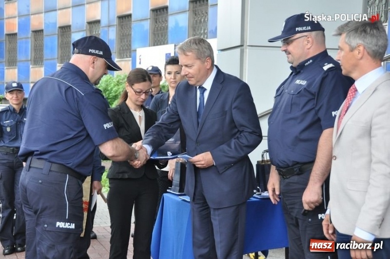 Zdjęcie w galerii na portalu naszraciborz.pl: Raciborska policja przesiada się do toyot z napędem hybrydowym wiadomości z regionu