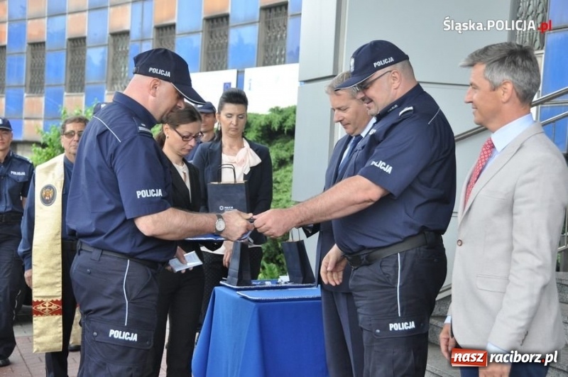 Zdjęcie w galerii na portalu naszraciborz.pl: Raciborska policja przesiada się do toyot z napędem hybrydowym wiadomości z regionu
