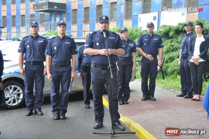 Zdjęcie w galerii na portalu naszraciborz.pl: Raciborska policja przesiada się do toyot z napędem hybrydowym wiadomości z regionu