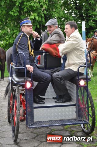 Zdjęcie w galerii na portalu naszraciborz.pl: Prosili o urodzaj, rzucając jajami wiadomości z regionu