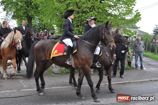 Zdjęcie w galerii na portalu naszraciborz.pl: Prosili o urodzaj, rzucając jajami wiadomości z regionu