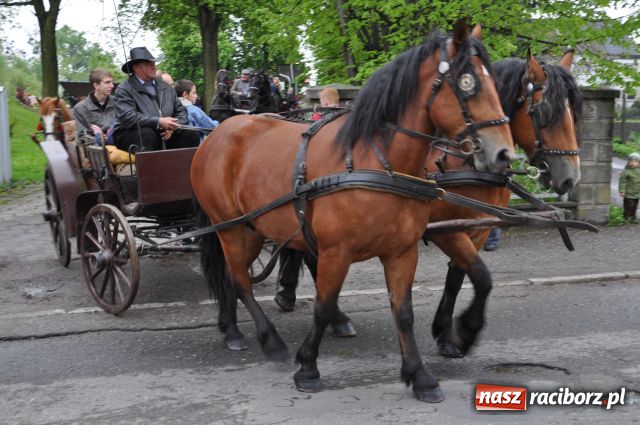 Zdjęcie w galerii na portalu naszraciborz.pl: Prosili o urodzaj, rzucając jajami wiadomości z regionu