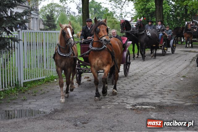 Zdjęcie w galerii na portalu naszraciborz.pl: Prosili o urodzaj, rzucając jajami wiadomości z regionu