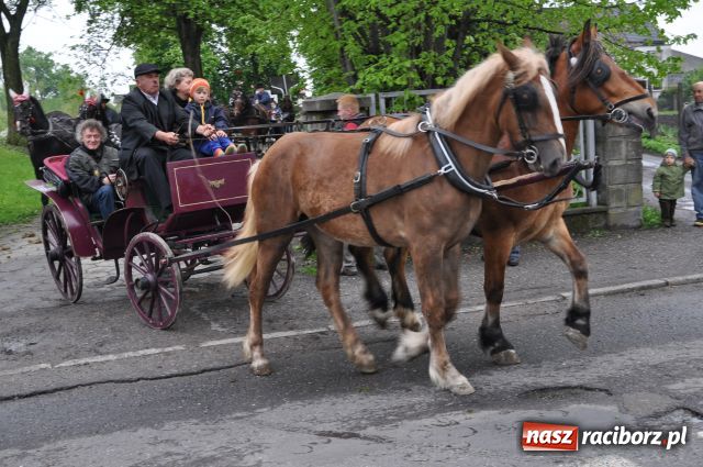 Zdjęcie w galerii na portalu naszraciborz.pl: Prosili o urodzaj, rzucając jajami wiadomości z regionu