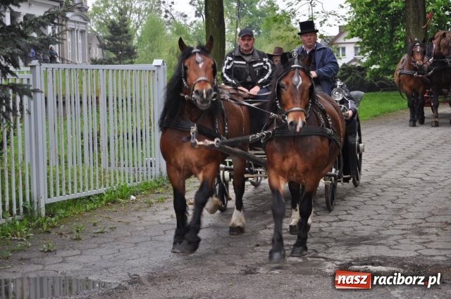 Zdjęcie w galerii na portalu naszraciborz.pl: Prosili o urodzaj, rzucając jajami wiadomości z regionu