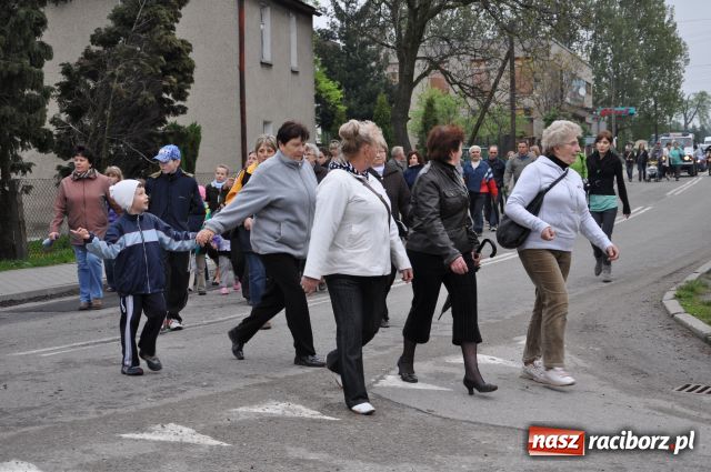 Zdjęcie w galerii na portalu naszraciborz.pl: Prosili o urodzaj, rzucając jajami wiadomości z regionu