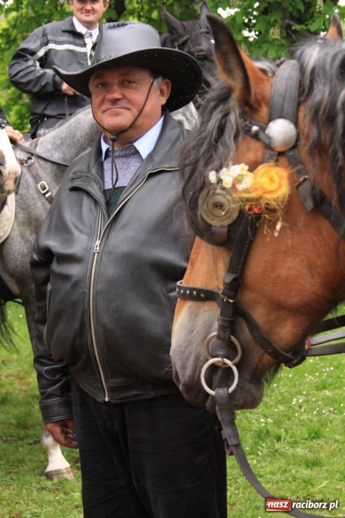 Zdjęcie w galerii na portalu naszraciborz.pl: Prosili o urodzaj, rzucając jajami wiadomości z regionu