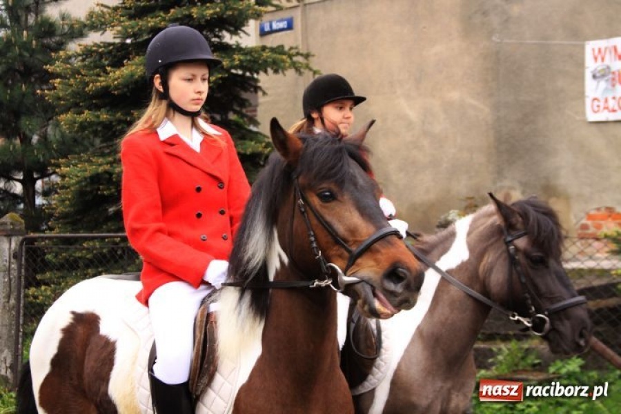 Zdjęcie w galerii na portalu naszraciborz.pl: Prosili o urodzaj, rzucając jajami wiadomości z regionu