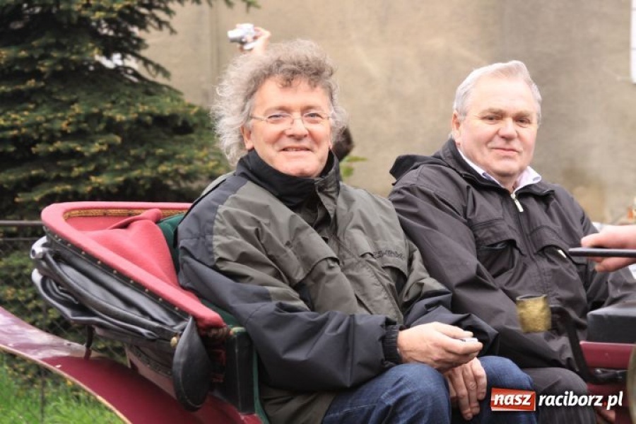 Zdjęcie w galerii na portalu naszraciborz.pl: Prosili o urodzaj, rzucając jajami wiadomości z regionu