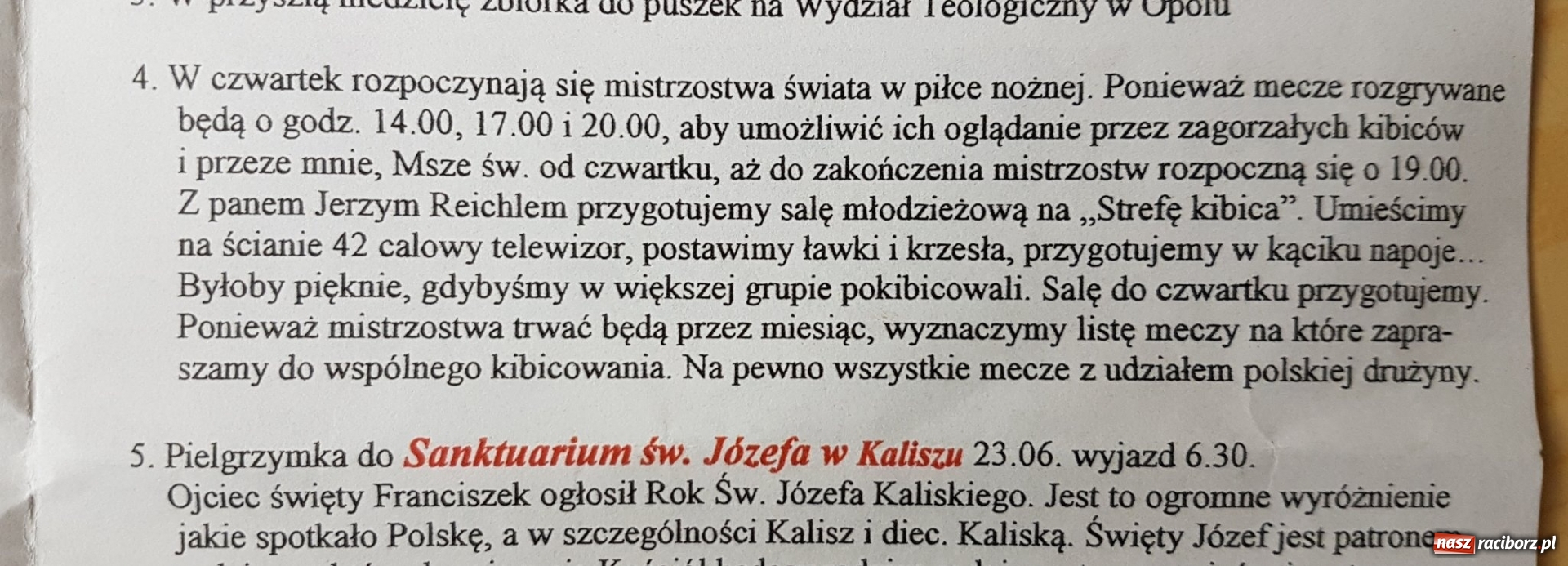Zdjęcie w galerii na portalu naszraciborz.pl: Ksiądz z Modzurowa zmienił godziny mszy ze względu na mundial. Tworzy także parafialną strefę kibica wiadomości z regionu