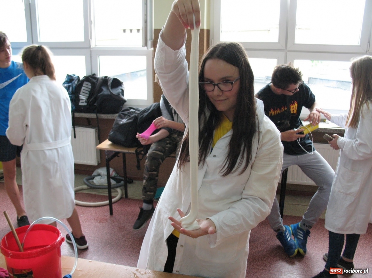 Zdjęcie w galerii na portalu naszraciborz.pl: Festiwal Nauki w Pietrowicach Wielkich kolejnym działaniem współpracy polsko-czeskiej młodzieży wiadomości z regionu