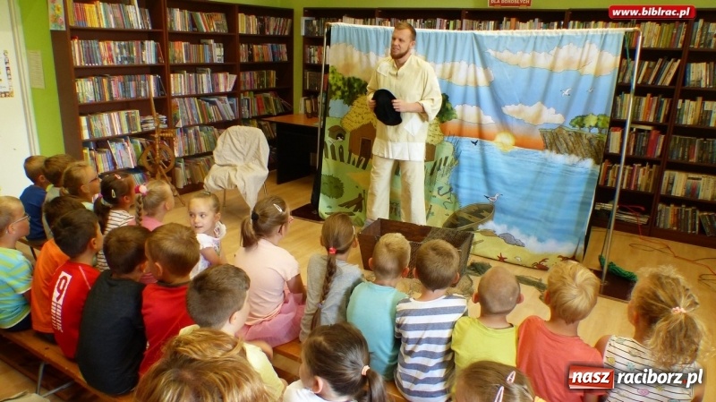 Zdjęcie w galerii na portalu naszraciborz.pl: XVII Tydzień Czytania Dzieciom w bibliotece na Płoni wiadomości z regionu