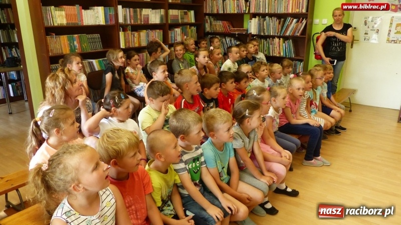 Zdjęcie w galerii na portalu naszraciborz.pl: XVII Tydzień Czytania Dzieciom w bibliotece na Płoni wiadomości z regionu