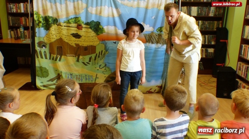 Zdjęcie w galerii na portalu naszraciborz.pl: XVII Tydzień Czytania Dzieciom w bibliotece na Płoni wiadomości z regionu