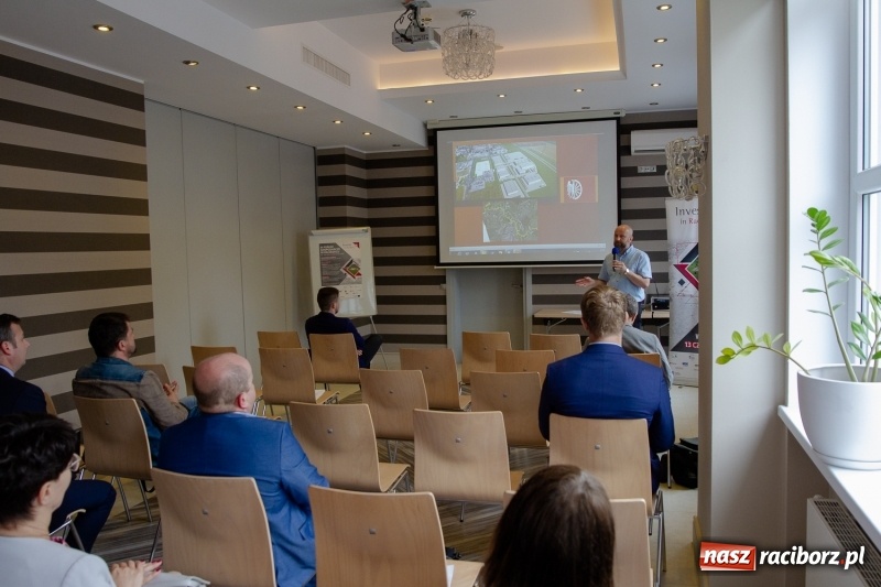 Zdjęcie w galerii na portalu naszraciborz.pl: III Forum Gospodarcze w Raciborzu. Dla inwestorów ważna jest szczerość!  wiadomości z regionu