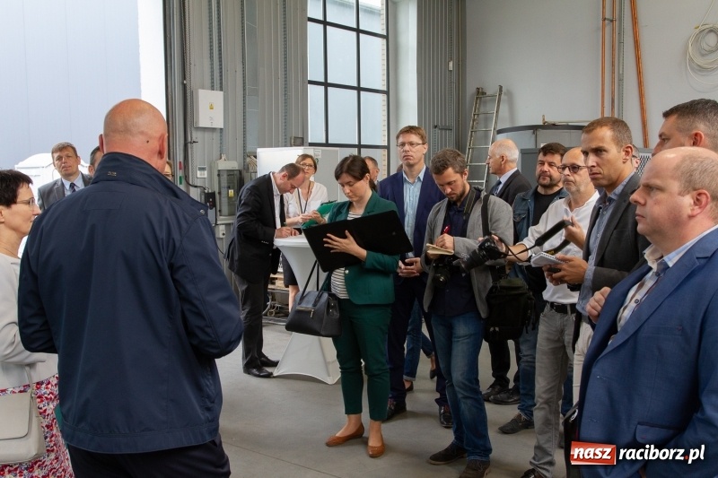 Zdjęcie w galerii na portalu naszraciborz.pl: III Forum Gospodarcze w Raciborzu. Dla inwestorów ważna jest szczerość!  wiadomości z regionu