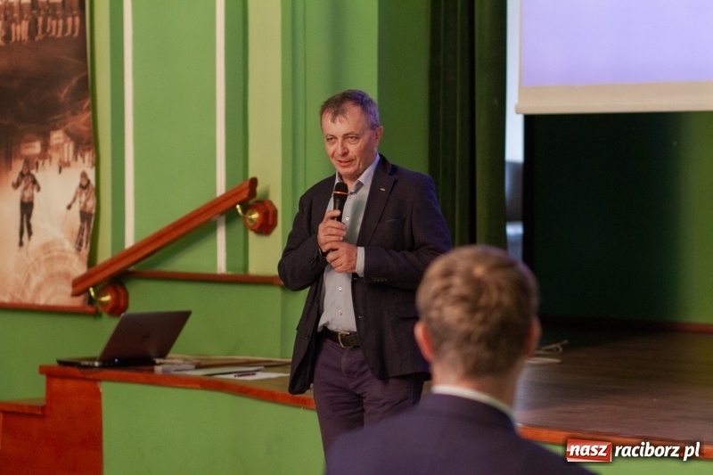 Zdjęcie w galerii na portalu naszraciborz.pl: III Forum Gospodarcze w Raciborzu. Dla inwestorów ważna jest szczerość!  wiadomości z regionu