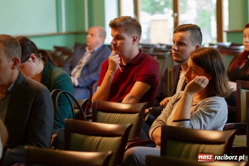 Zdjęcie w galerii na portalu naszraciborz.pl: III Forum Gospodarcze w Raciborzu. Dla inwestorów ważna jest szczerość!  wiadomości z regionu