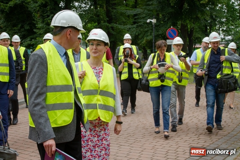 Zdjęcie w galerii na portalu naszraciborz.pl: III Forum Gospodarcze w Raciborzu. Dla inwestorów ważna jest szczerość!  wiadomości z regionu