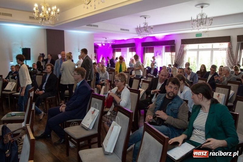 Zdjęcie w galerii na portalu naszraciborz.pl: III Forum Gospodarcze w Raciborzu. Dla inwestorów ważna jest szczerość!  wiadomości z regionu