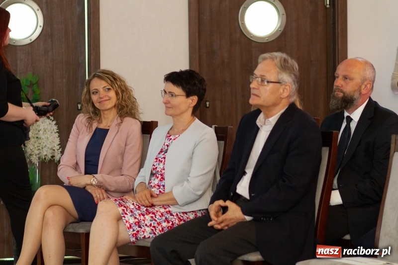 Zdjęcie w galerii na portalu naszraciborz.pl: III Forum Gospodarcze w Raciborzu. Dla inwestorów ważna jest szczerość!  wiadomości z regionu