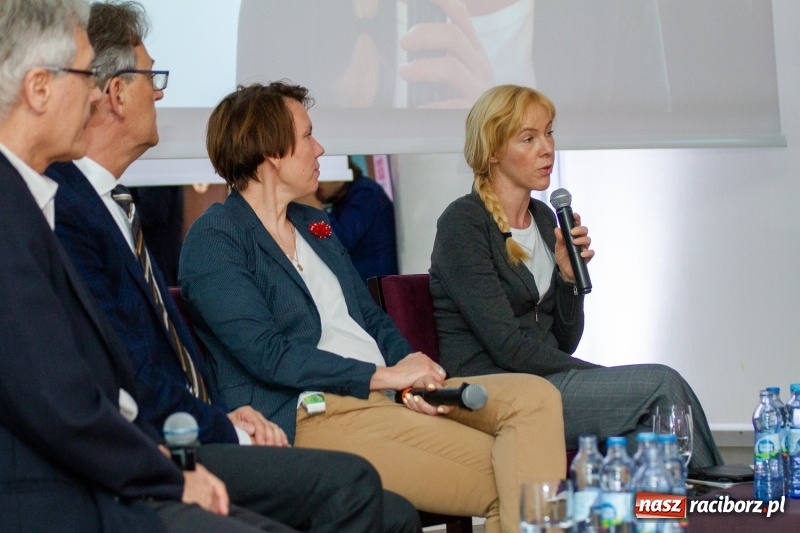 Zdjęcie w galerii na portalu naszraciborz.pl: III Forum Gospodarcze w Raciborzu. Dla inwestorów ważna jest szczerość!  wiadomości z regionu