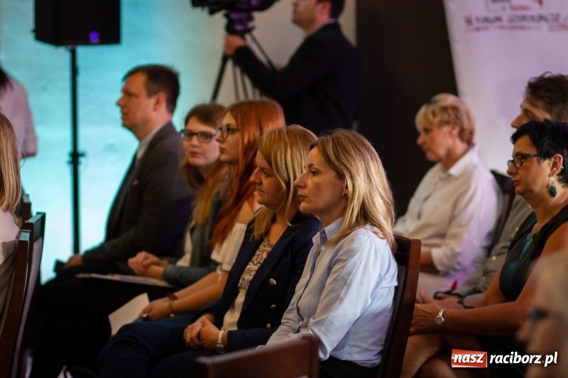 Zdjęcie w galerii na portalu naszraciborz.pl: III Forum Gospodarcze w Raciborzu. Dla inwestorów ważna jest szczerość!  wiadomości z regionu