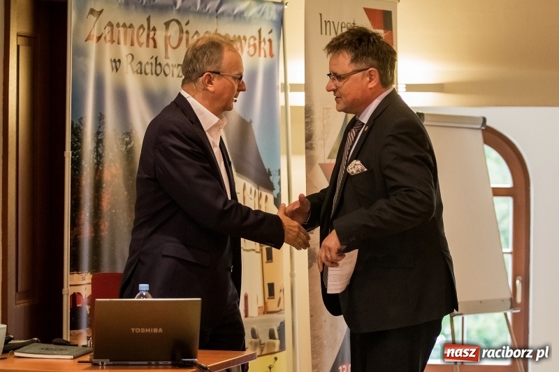 Zdjęcie w galerii na portalu naszraciborz.pl: Pełna MOC możliwości. Jacek Walkiewicz ładował raciborzanom akumulatory wiadomości z regionu