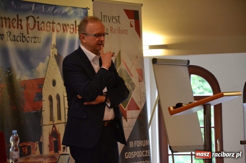 Zdjęcie w galerii na portalu naszraciborz.pl: Pełna MOC możliwości. Jacek Walkiewicz ładował raciborzanom akumulatory wiadomości z regionu