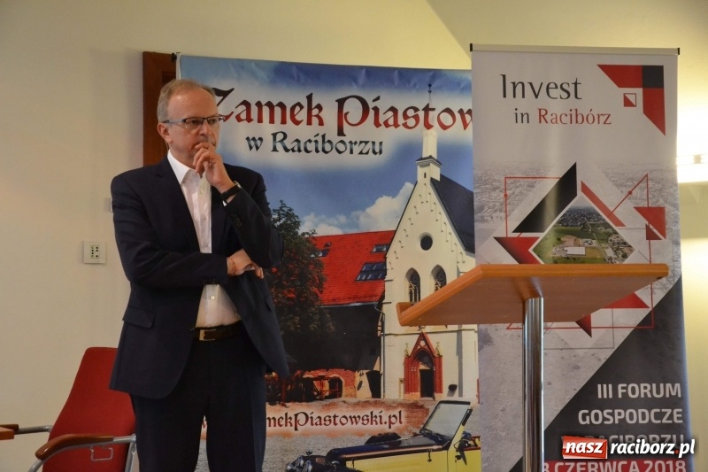 Zdjęcie w galerii na portalu naszraciborz.pl: Pełna MOC możliwości. Jacek Walkiewicz ładował raciborzanom akumulatory wiadomości z regionu