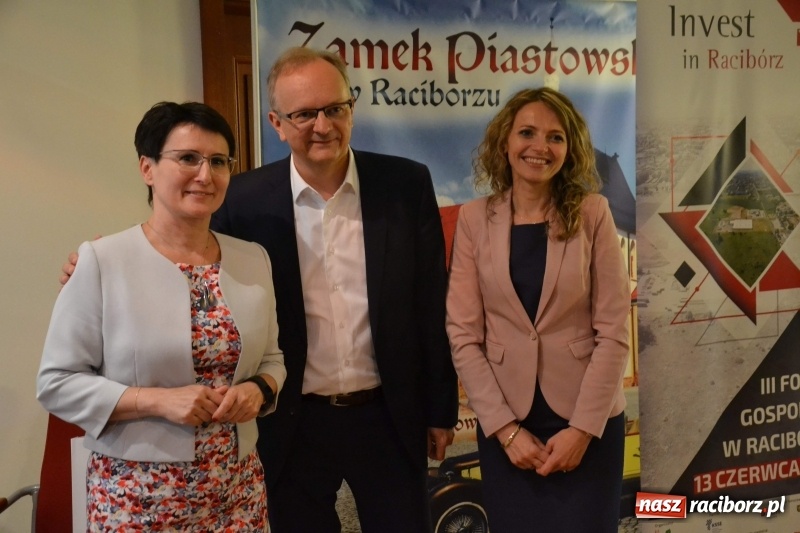 Zdjęcie w galerii na portalu naszraciborz.pl: Pełna MOC możliwości. Jacek Walkiewicz ładował raciborzanom akumulatory wiadomości z regionu