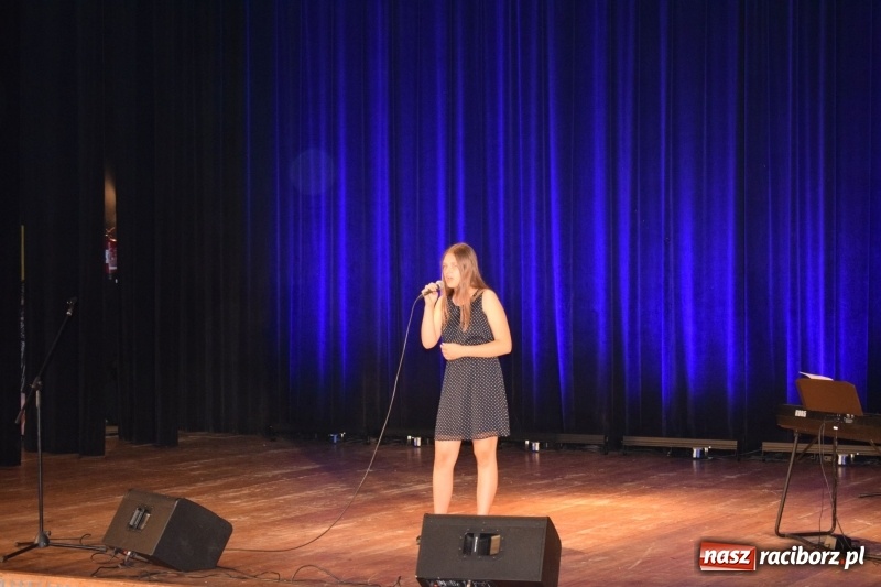 Zdjęcie w galerii na portalu naszraciborz.pl: Zakończenie roku kulturalnego w kuźniańskim MOKSiR wiadomości z regionu