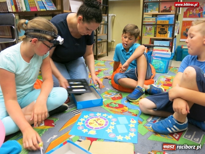 Zdjęcie w galerii na portalu naszraciborz.pl: Nocne zabawy z raciborską biblioteką w Studziennej  wiadomości z regionu