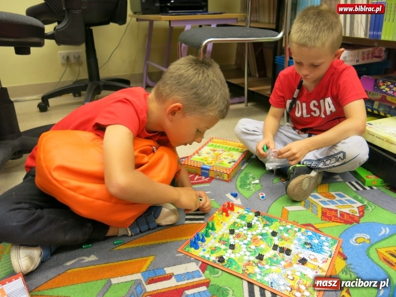 Zdjęcie w galerii na portalu naszraciborz.pl: Nocne zabawy z raciborską biblioteką w Studziennej  wiadomości z regionu