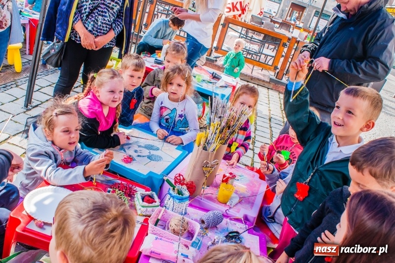 Zdjęcie w galerii na portalu naszraciborz.pl: Festyn ekologiczny na raciborskim Rynku wiadomości z regionu