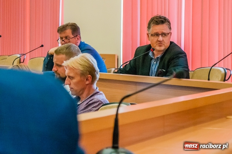 Zdjęcie w galerii na portalu naszraciborz.pl: Raciborzanie poznali szczegółowy plan remontu Długiej. Magistrat wyłączy ulicę z ruchu? wiadomości z regionu