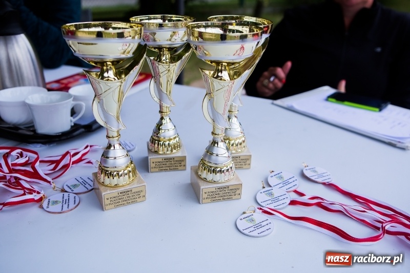 Zdjęcie w galerii na portalu naszraciborz.pl: Turniej Piłki Plażowej o Puchar  Dyrektora Szkoły Podstawowej nr 18 wiadomości z regionu