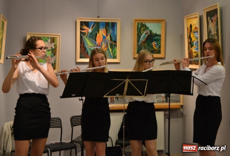 Zdjęcie w galerii na portalu naszraciborz.pl: Zanim czas zmieni nas  wiadomości z regionu