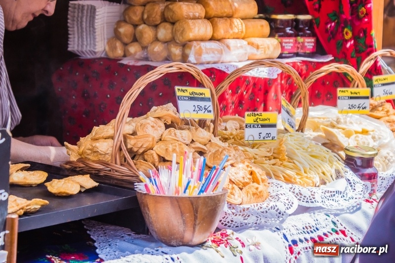 Zdjęcie w galerii na portalu naszraciborz.pl: Na Placu Dominikańskim ruszył jarmark św. Marcelego wiadomości z regionu