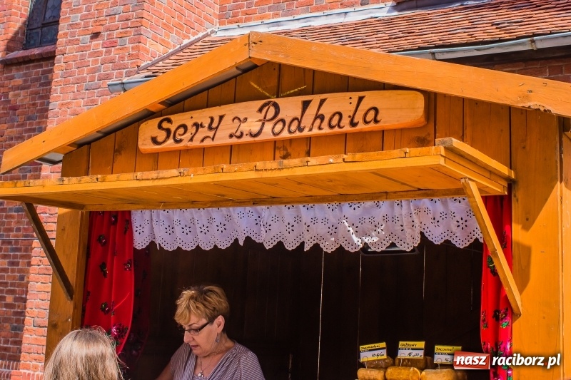 Zdjęcie w galerii na portalu naszraciborz.pl: Na Placu Dominikańskim ruszył jarmark św. Marcelego wiadomości z regionu