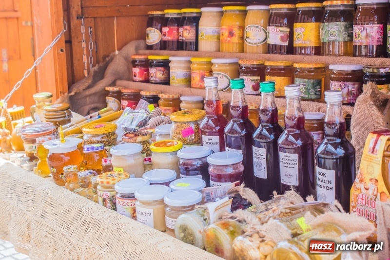 Zdjęcie w galerii na portalu naszraciborz.pl: Na Placu Dominikańskim ruszył jarmark św. Marcelego wiadomości z regionu