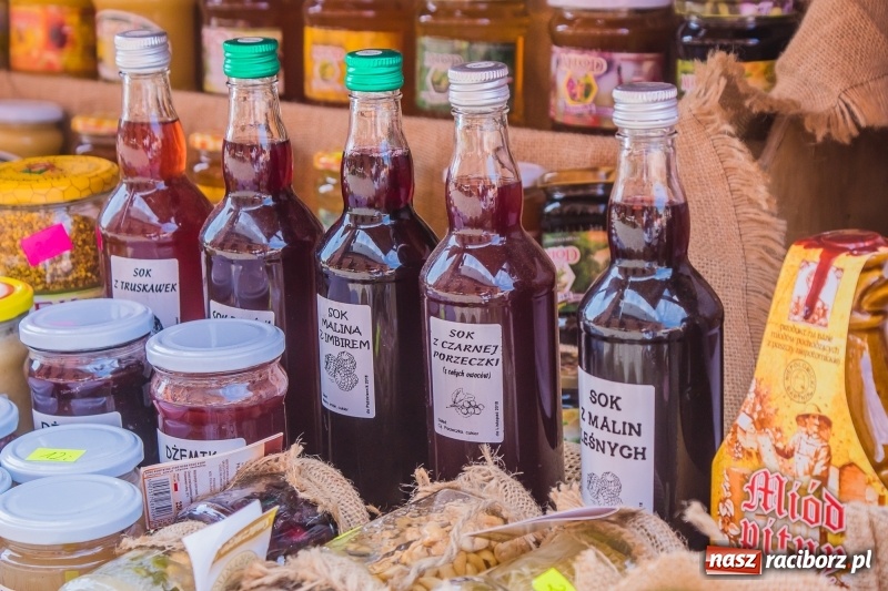 Zdjęcie w galerii na portalu naszraciborz.pl: Na Placu Dominikańskim ruszył jarmark św. Marcelego wiadomości z regionu