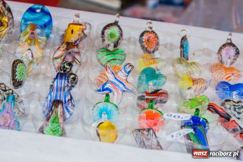 Zdjęcie w galerii na portalu naszraciborz.pl: Na Placu Dominikańskim ruszył jarmark św. Marcelego wiadomości z regionu