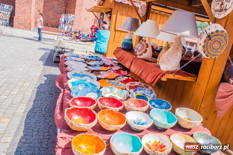 Zdjęcie w galerii na portalu naszraciborz.pl: Na Placu Dominikańskim ruszył jarmark św. Marcelego wiadomości z regionu