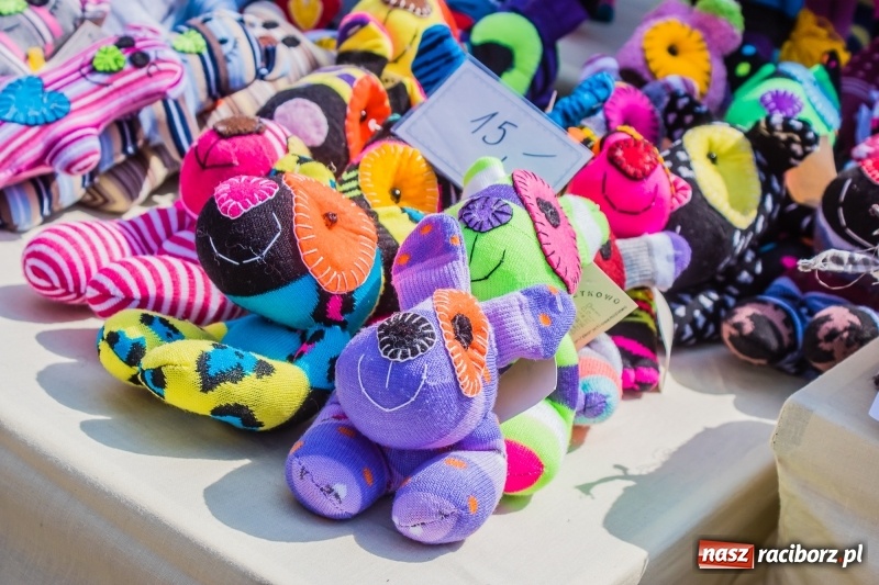 Zdjęcie w galerii na portalu naszraciborz.pl: Na Placu Dominikańskim ruszył jarmark św. Marcelego wiadomości z regionu