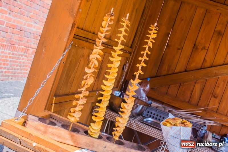 Zdjęcie w galerii na portalu naszraciborz.pl: Na Placu Dominikańskim ruszył jarmark św. Marcelego wiadomości z regionu