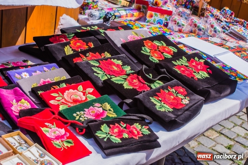 Zdjęcie w galerii na portalu naszraciborz.pl: Na Placu Dominikańskim ruszył jarmark św. Marcelego wiadomości z regionu